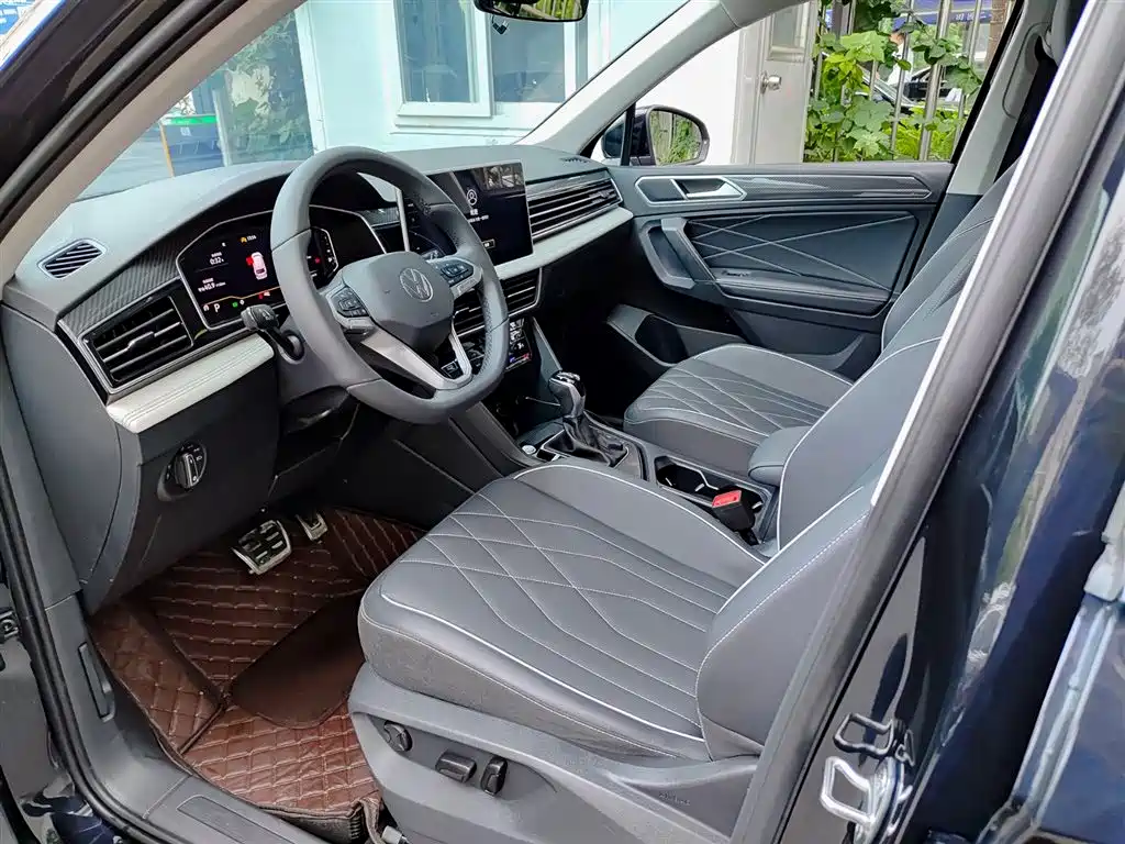 Volkswagen Tiguan L 2024 Outstanding 330TSI Auto 2WD R-Line Dragon Glory Edition фото 7