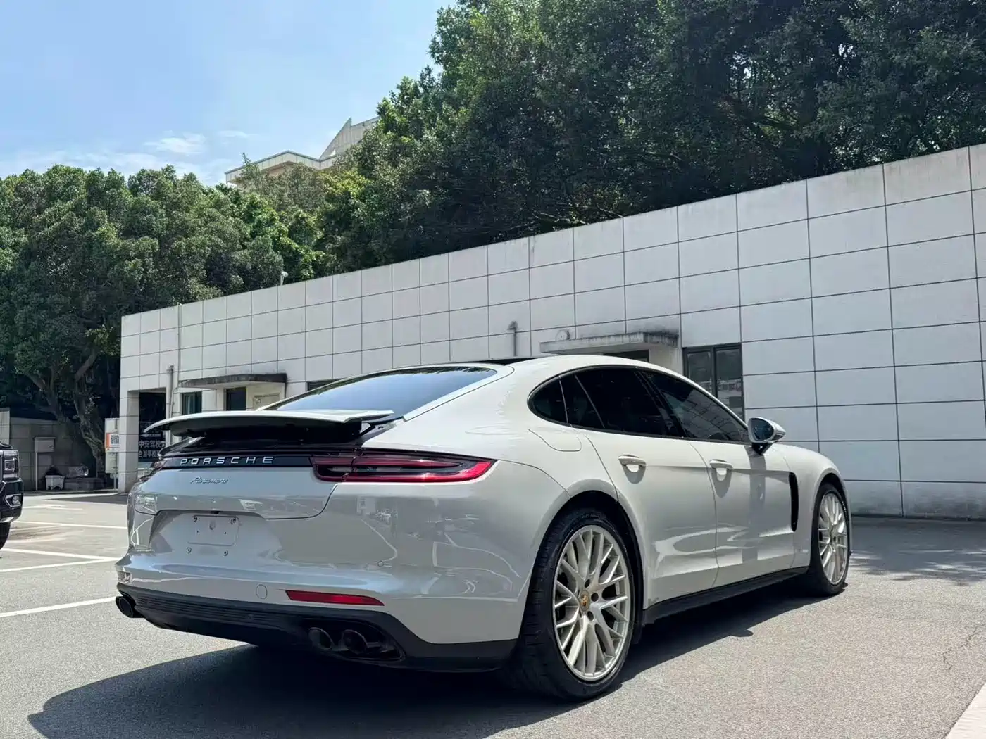 Porsche Panamera 2020 Panamera 10th Anniversary Edition 2.9T фото 8