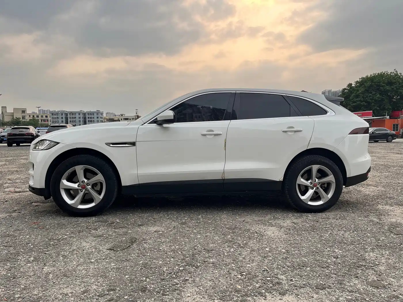 JAGUAR F PACE