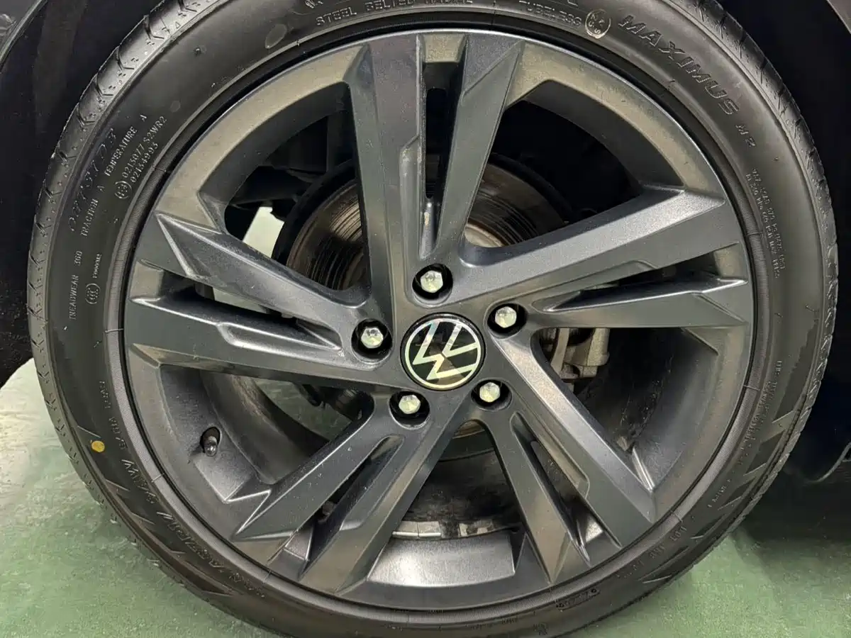 Volkswagen Golf 2021 280TSI DSG R-Line фото 22