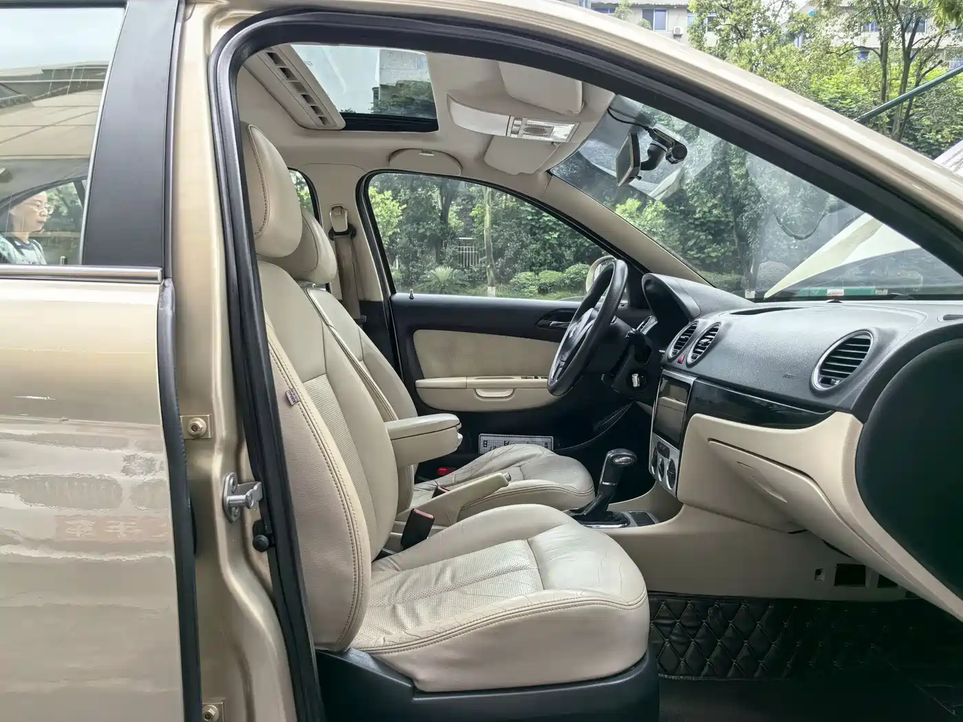 Volkswagen Lavida 2011 1.4TSI DSG Pinya Edition фото 14