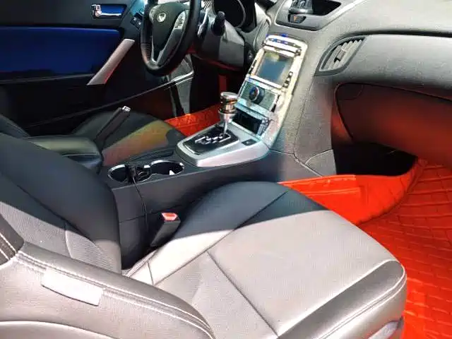 Hyundai Genesis Coupe 2009 2.0T Automatic Elegant Edition фото 9