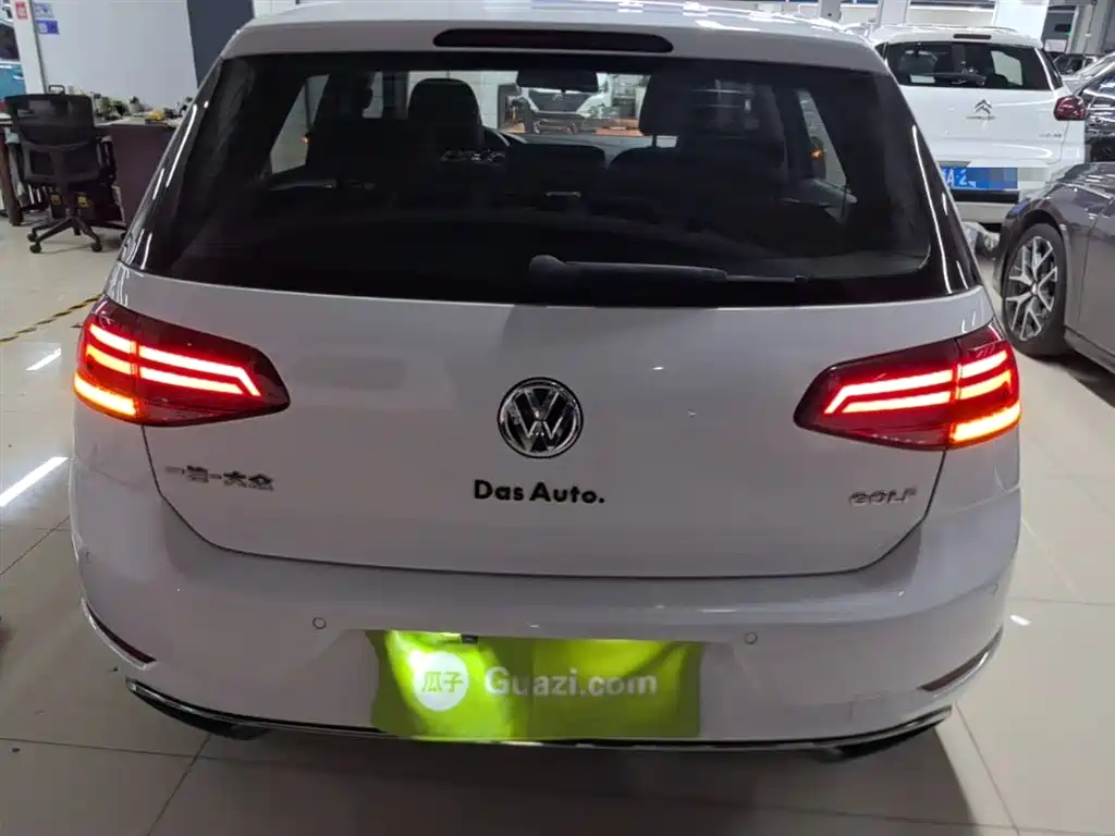 Volkswagen Golf 2018 1.6L Automatic Comfort фото 6