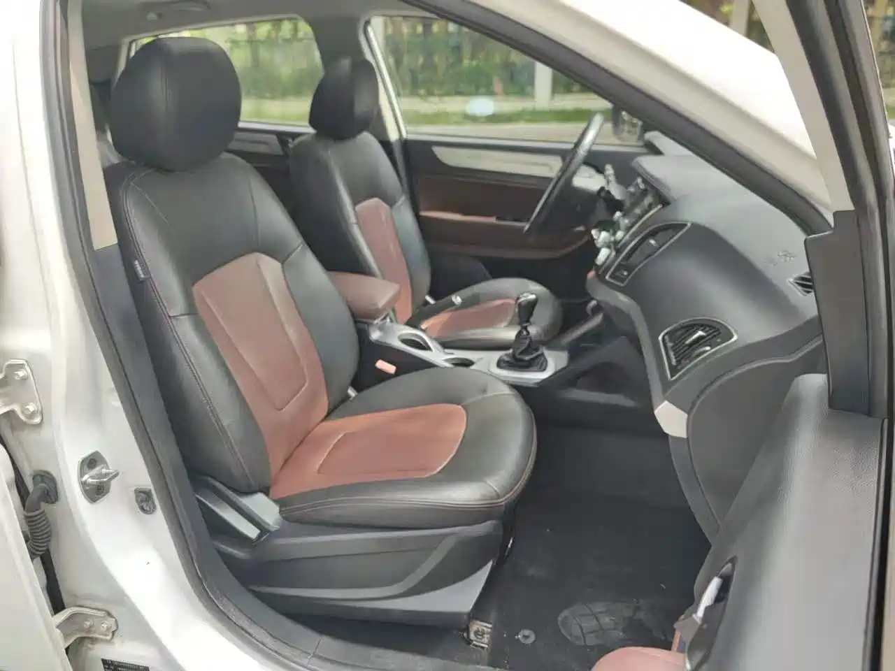 JAC Motors Refine S5 2015 2015 1.5T Manual Luxury Sport Edition