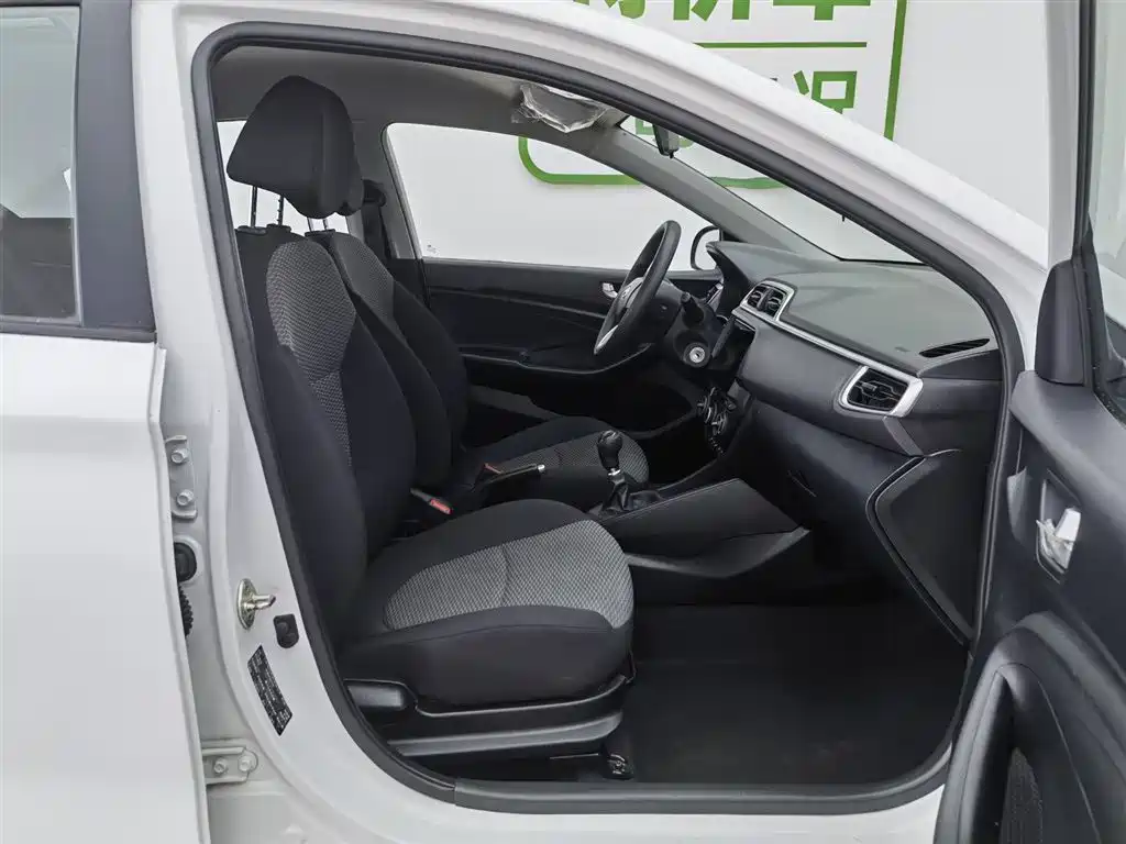 Hyundai Verna 2017 1.4L Manual Renewal Edition China VI фото 23