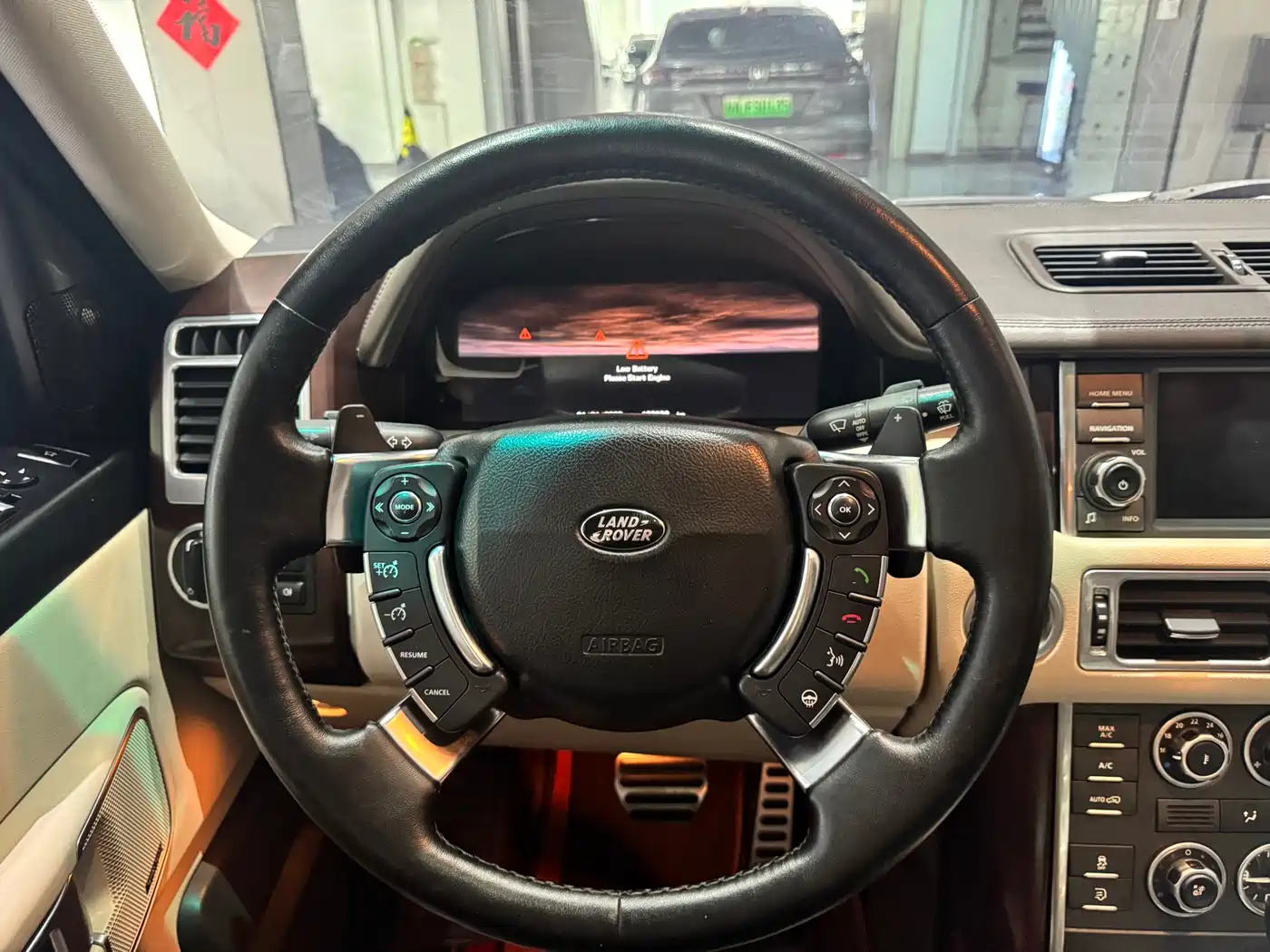 Land Rover Range Rover 2011 5.0 SC V8 фото 12