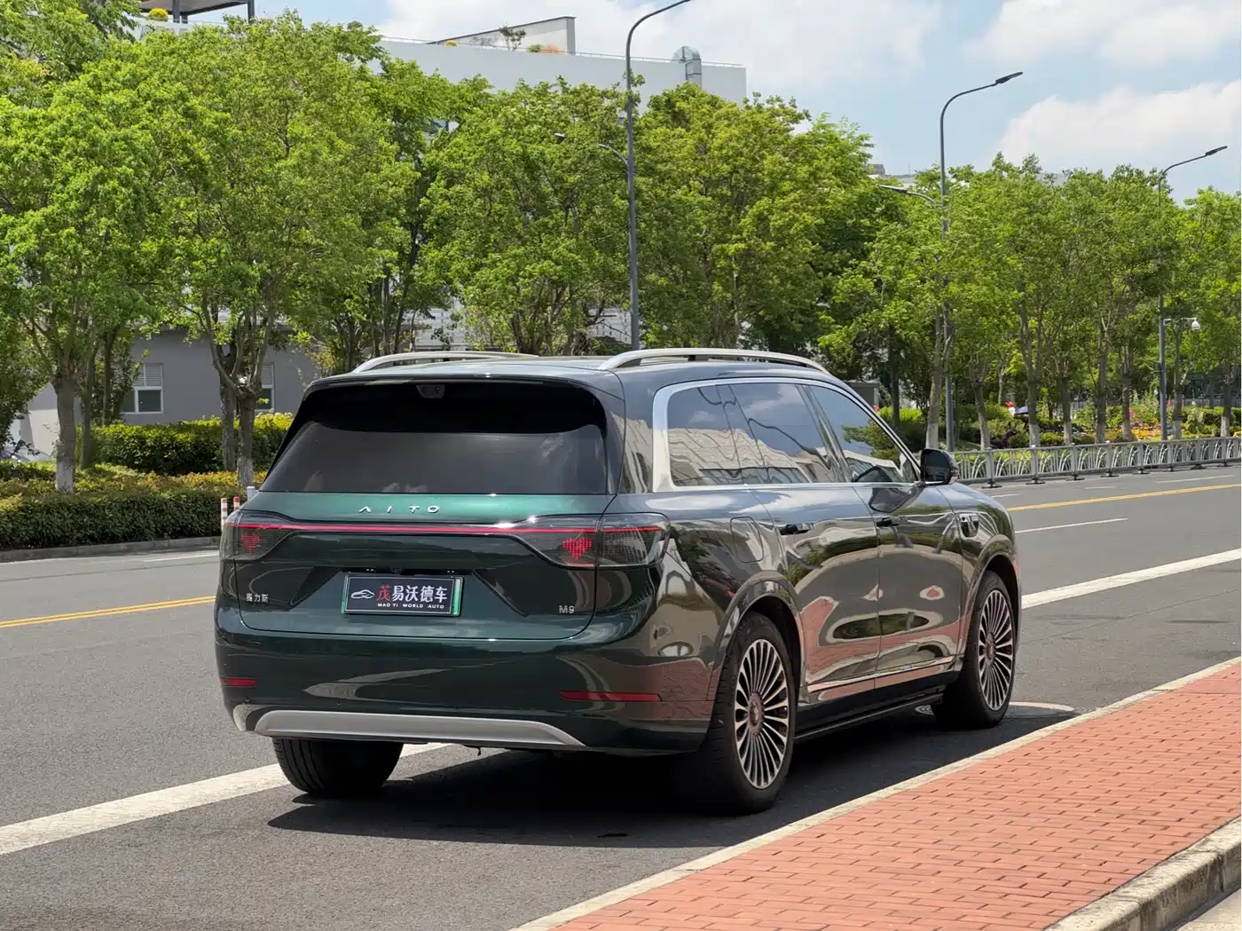 AITO Wenjie AITO M9 2026 Extended Range Ultra Edition 52kWh 6-seater фото 6