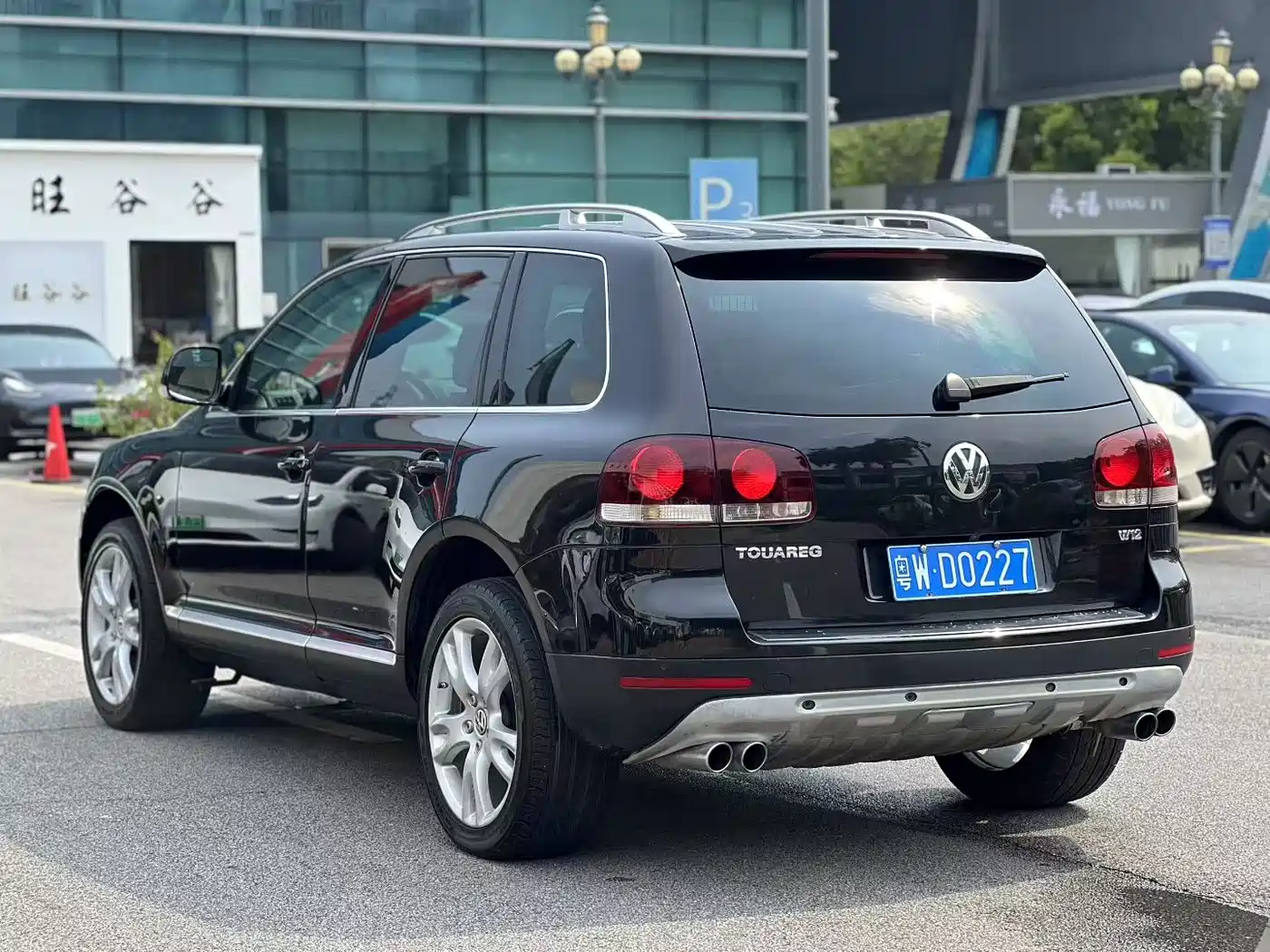 Volkswagen Touareg 2008 6.0 W12 Top Model фото 4