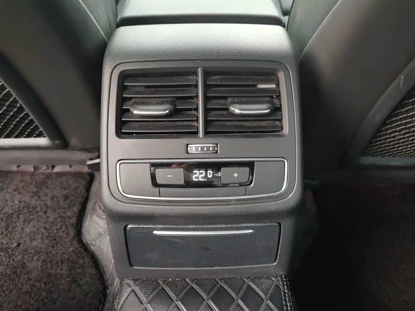 Audi A4L 2024 45 TFSI quattro Premium Dynamic фото 19