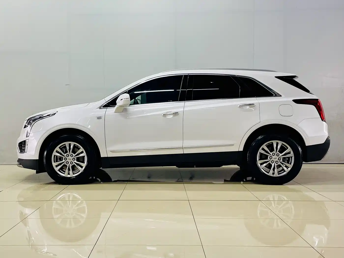 Cadillac XT5 2021 2.0T 2WD Luxury Edition фото 5