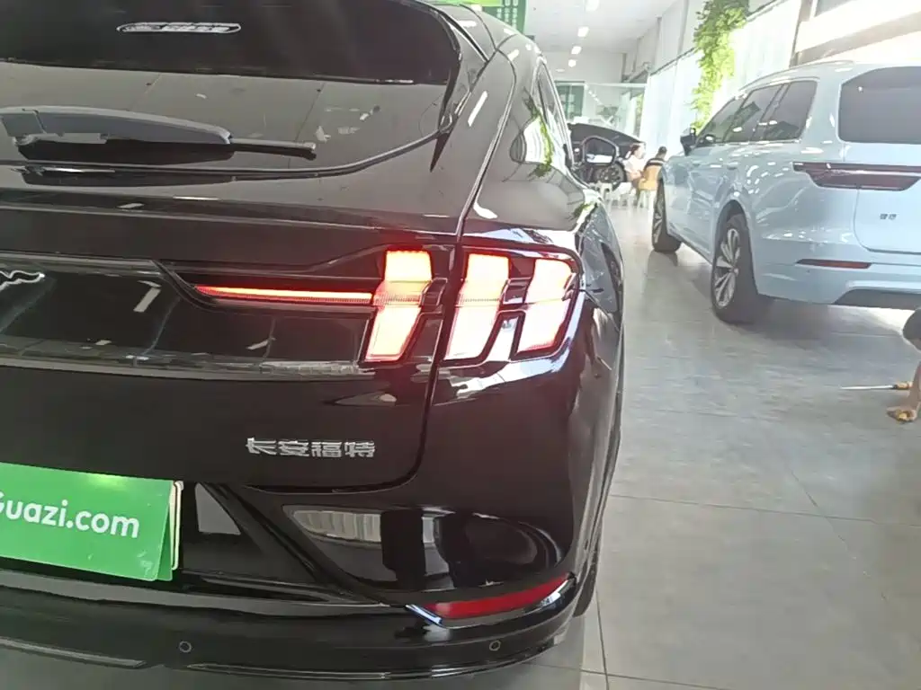 Ford Mustang Mach-E 2023 2021 Boundless RWD Luxury (Long Range)