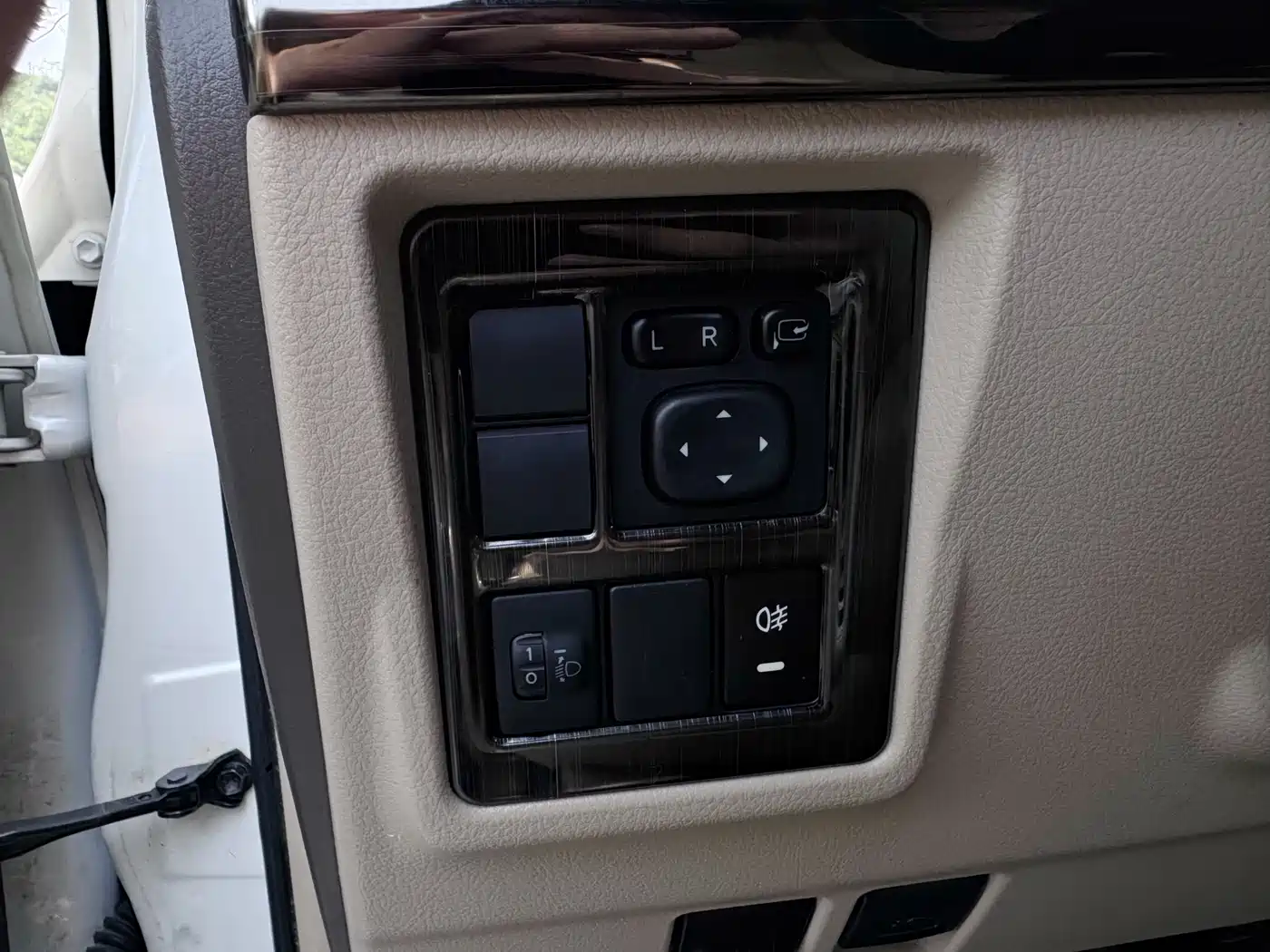 Toyota Prado (Import) 2014 2.7L Automatic Standard Edition фото 14