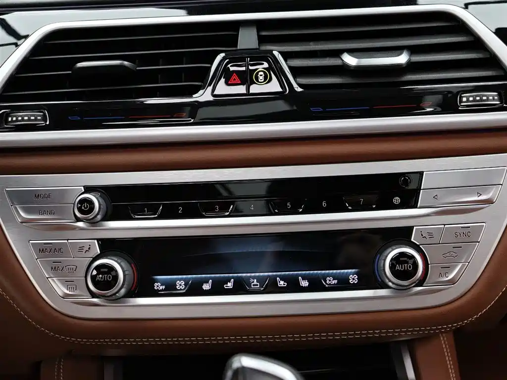 BMW 7 Series 2019 Facelift 750Li xDrive V8 M Sport Package фото 20