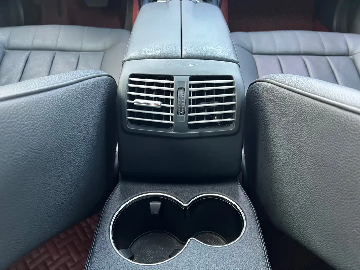 Mercedes-Benz E-Class 2015 E 260 L Sport фото 20