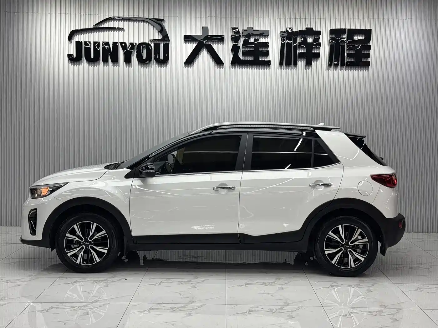 Kia KX1 2021 1.4L CVT Fun Sunroof Version фото 6