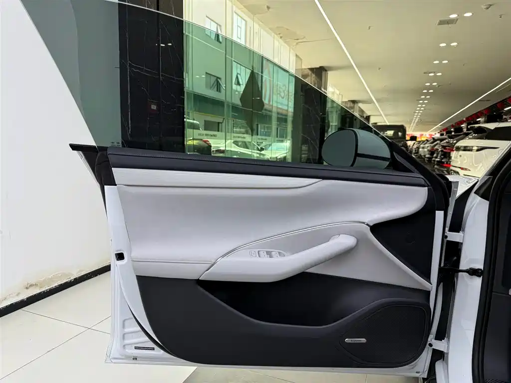 Xiaomi Auto Xiaomi SU7 2024 RWD Ultra Long Range Advanced Smart Driving Pro Edition фото 17