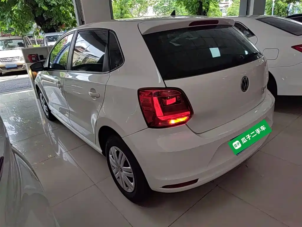 Volkswagen Polo 2016 1.4L Automatic Trend фото 5