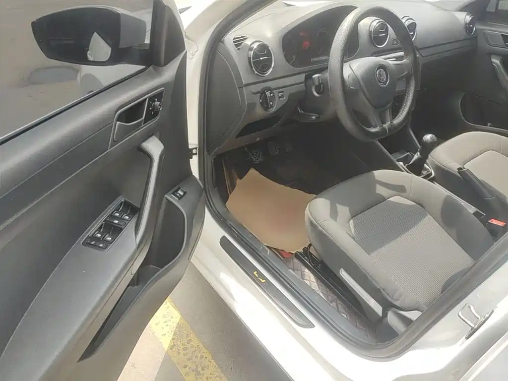 Volkswagen Jetta 2017 1.5L Manual Fashion фото 16