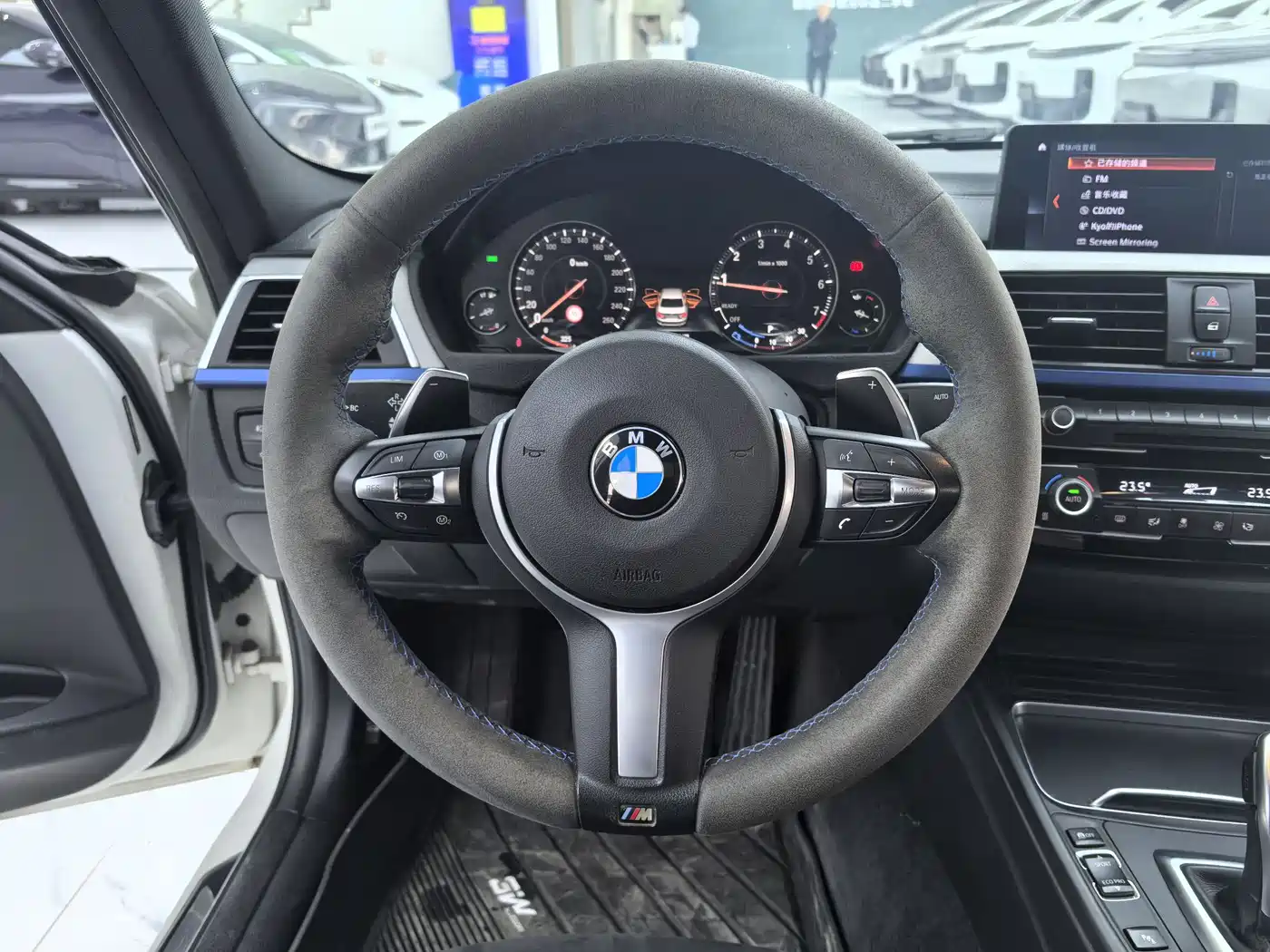 BMW 3 Series 2018 320i M Sport Package фото 4
