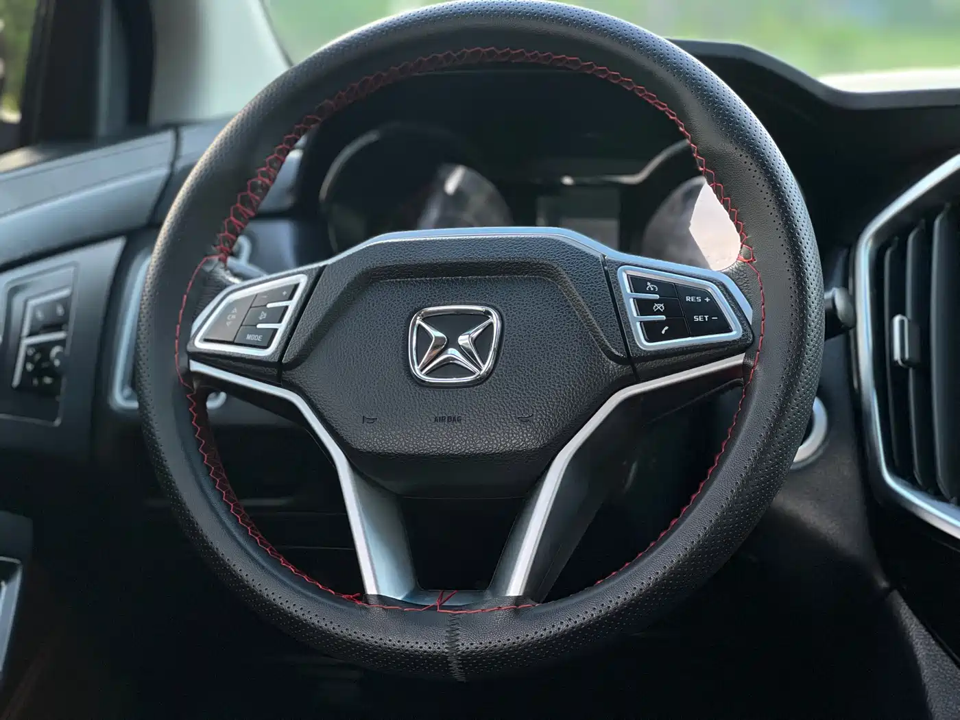 Jiangling Yusheng S350 2016 2016 2.0T Automatic 2WD Gasoline Luxury 5-seater