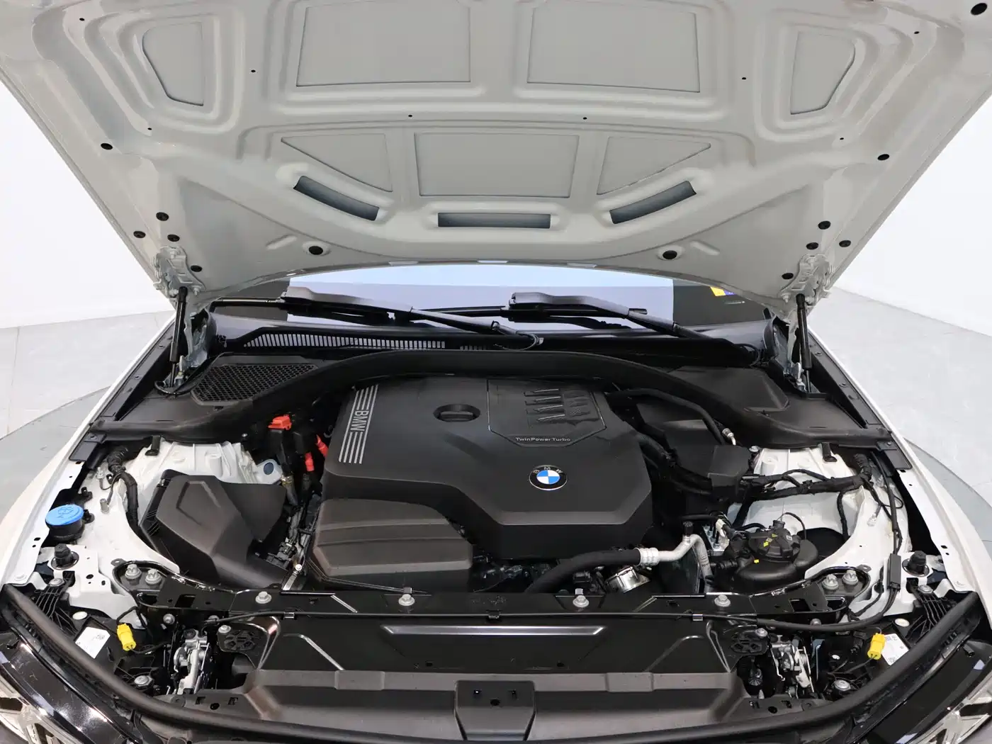 BMW 3 Series 2024 325Li xDrive M Sport Package фото 7