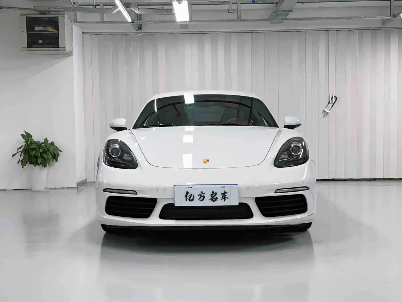 Porsche 718 2018 Cayman 2.0T фото 2
