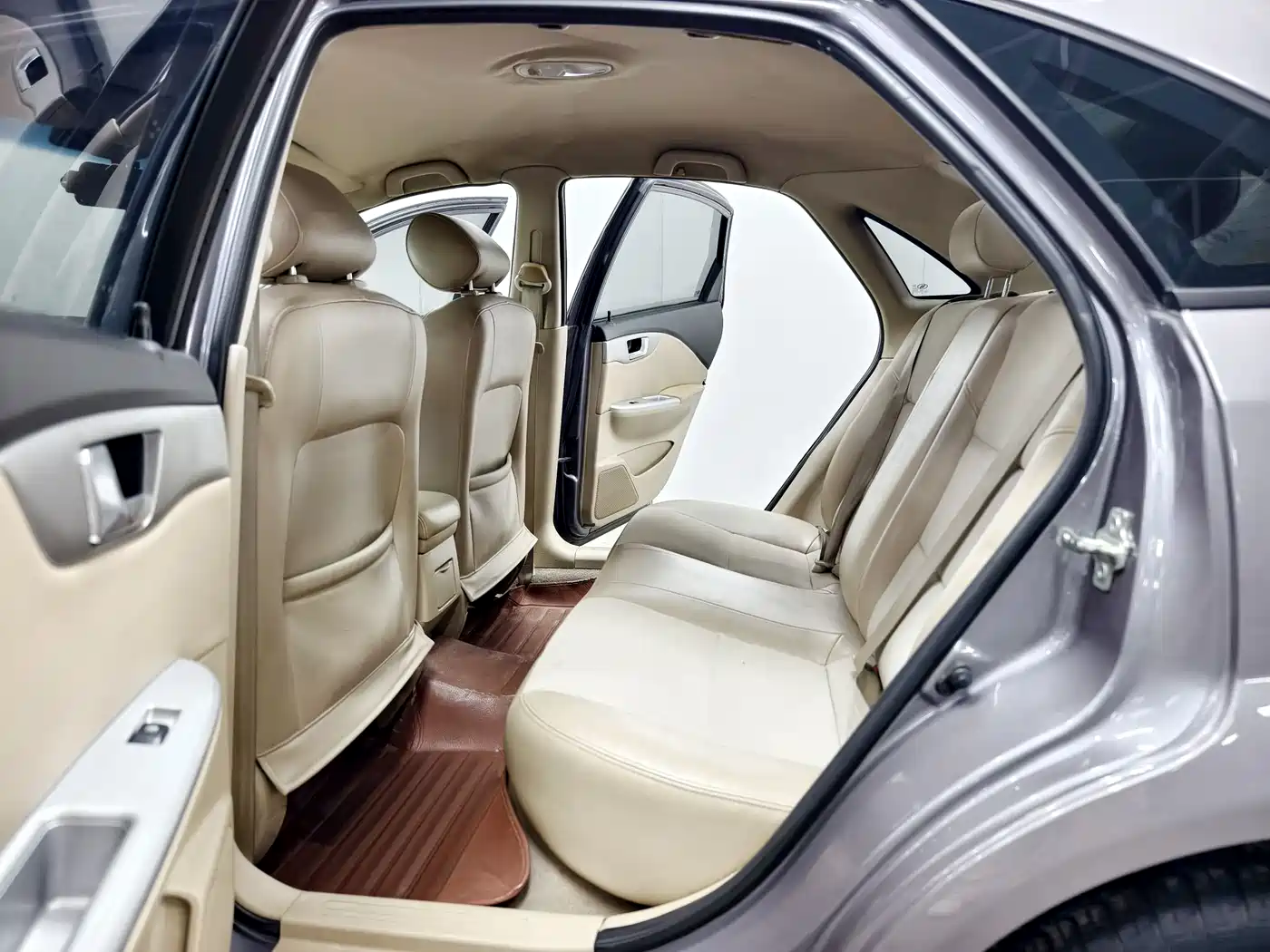 Buick Excelle 2015 1.5L Automatic Classic фото 12