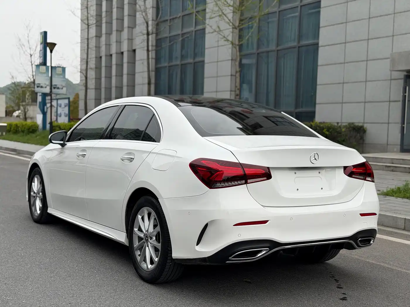 Mercedes-Benz A-Class 2021 A 200 L Sport Sedan Fashion Edition фото 15