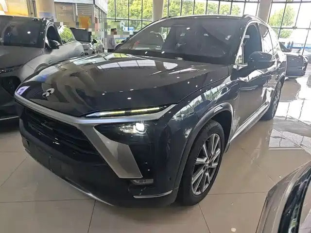 NIO ES8 2021