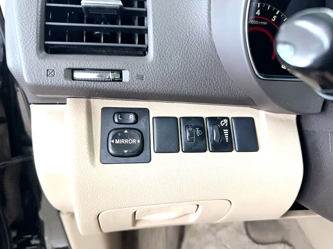 Toyota Highlander 2009 2.7L 2WD 7-seater Elite Edition фото 12