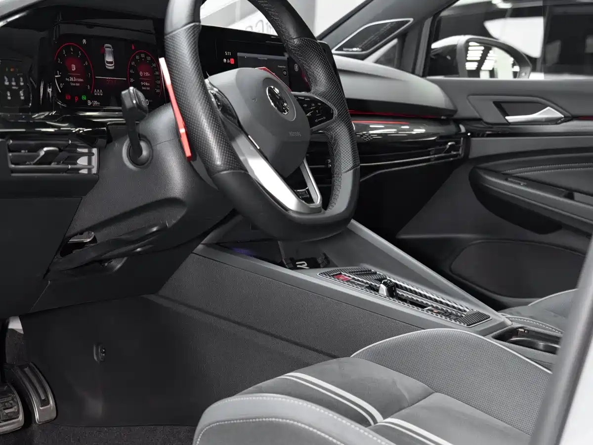 Volkswagen Golf 2021 280TSI DSG R-Line фото 17