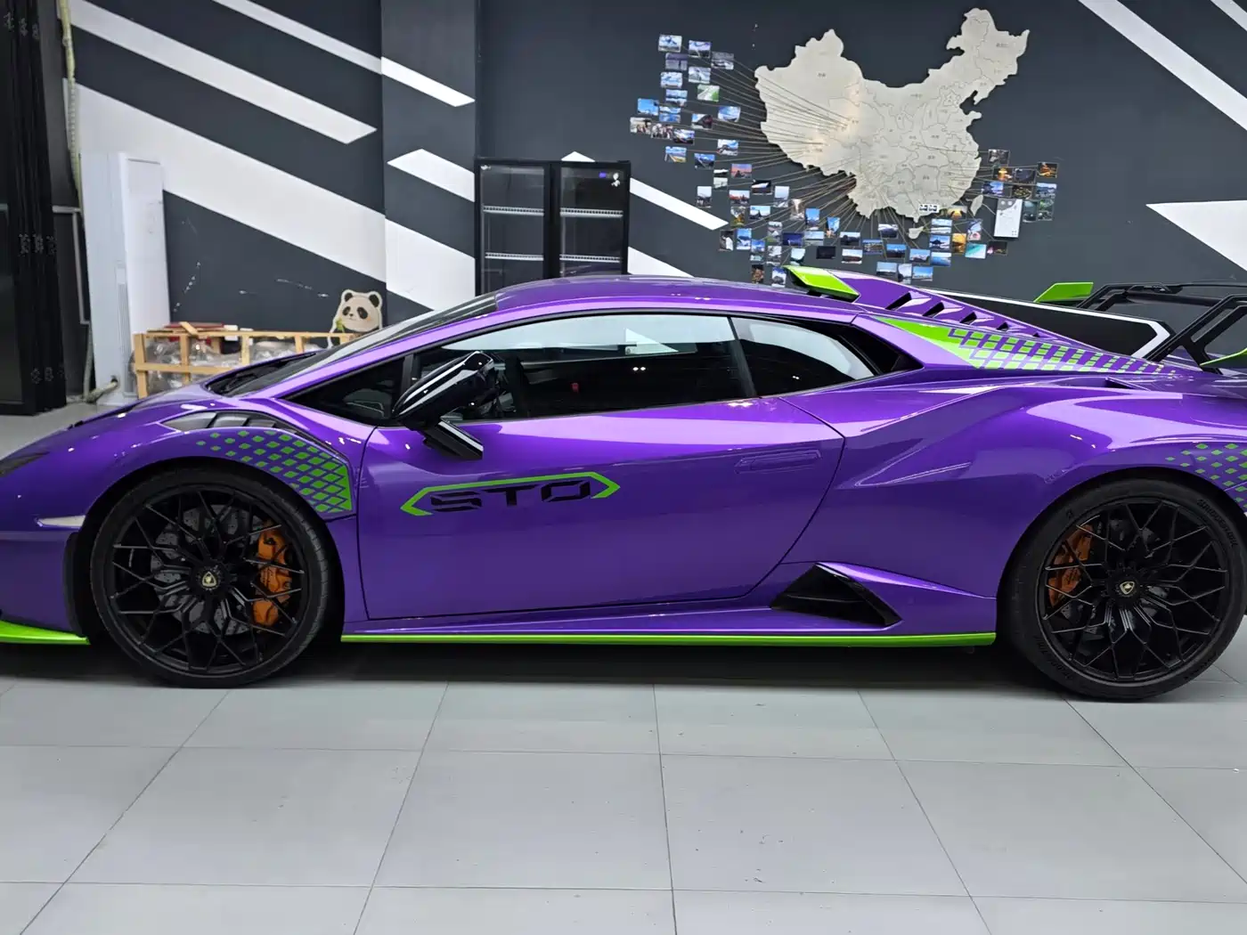 LAMBORGHINI HURACÁN