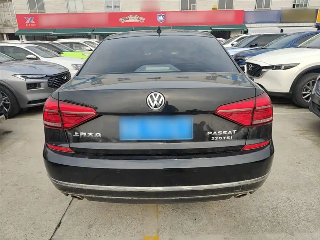 Volkswagen Passat 2017 330TSI DSG Prestige фото 6