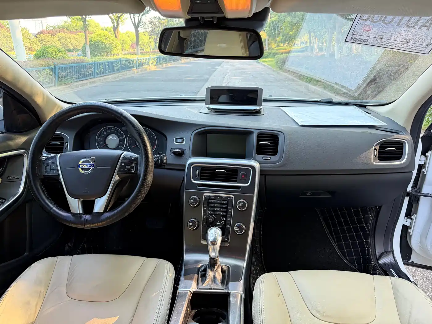 Фото 15 - Volvo V60