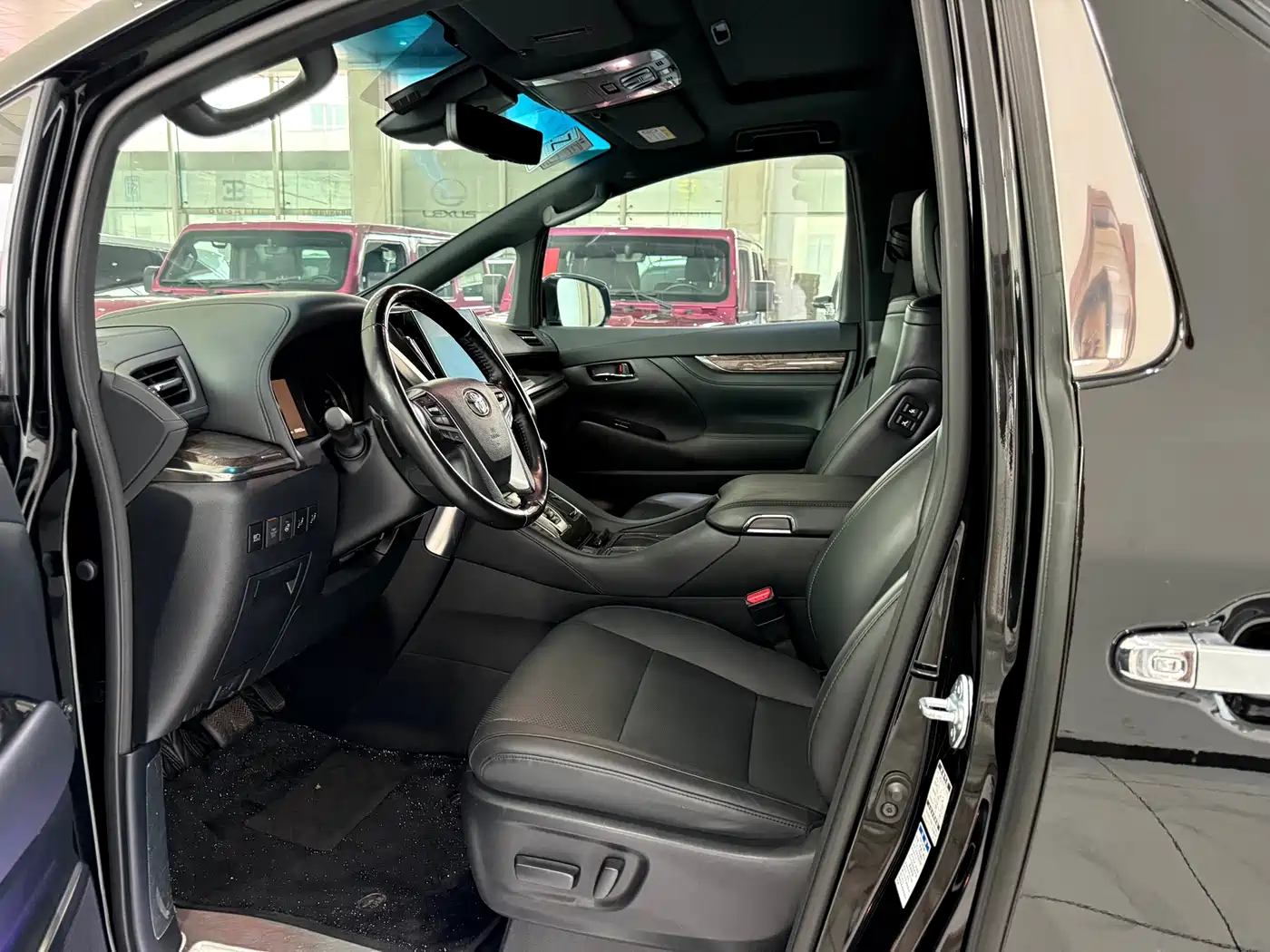Toyota Alphard 2021 Hybrid 2.5L Premium фото 5