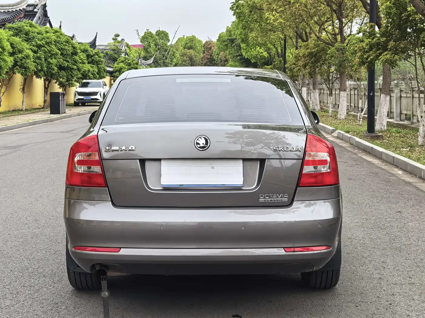 Škoda Octavia 2015 Classic 1.6L Automatic Elite Edition фото 14