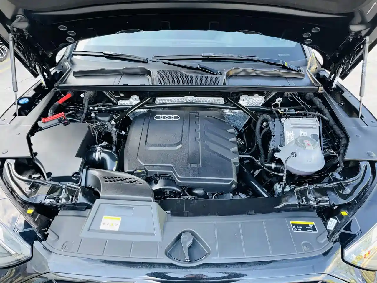 Audi Q5L 2024 Model 40 TFSI Luxury Dynamic фото 13