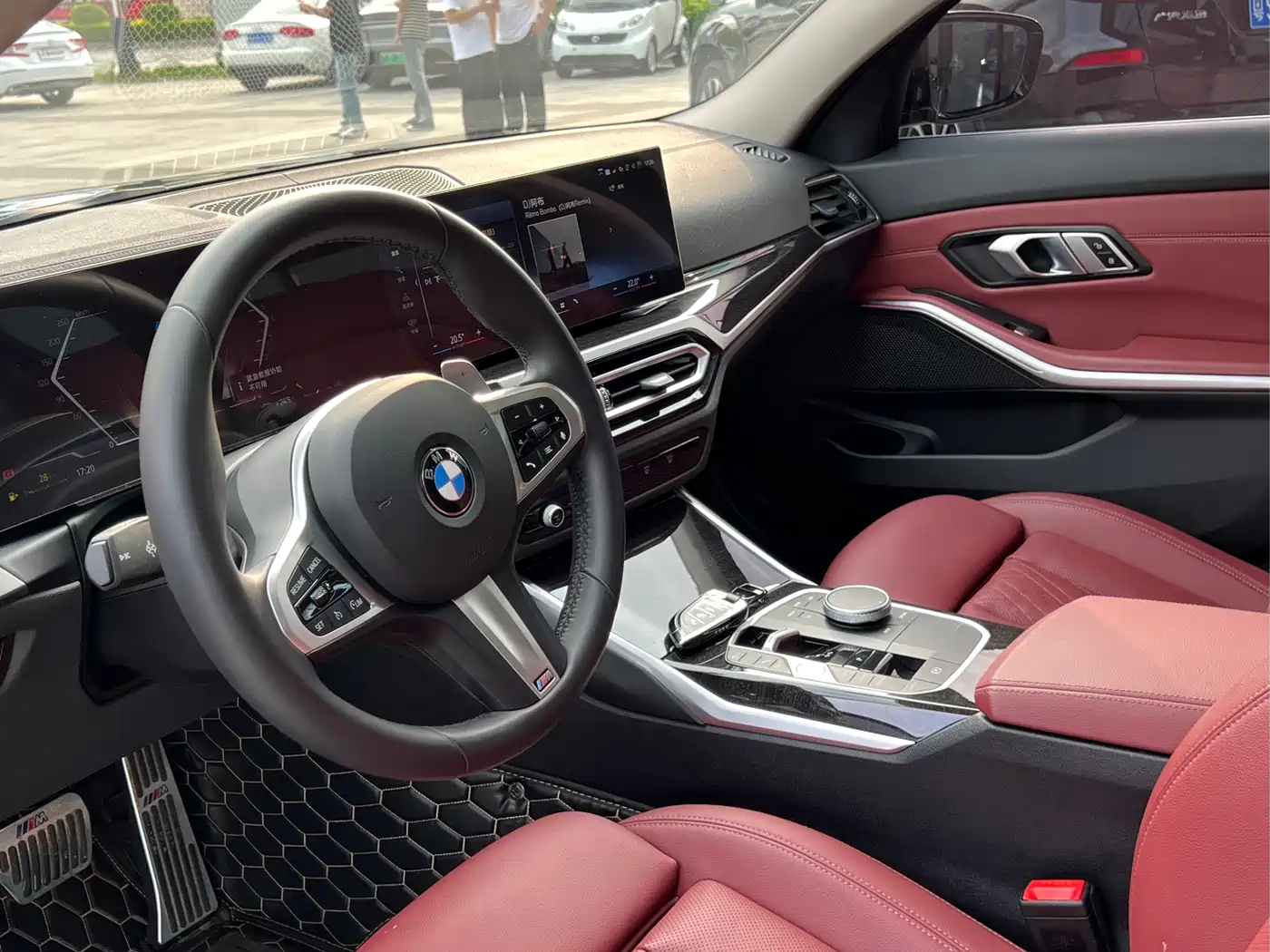 BMW 3 Series 2024 325Li M Sport Package фото 12
