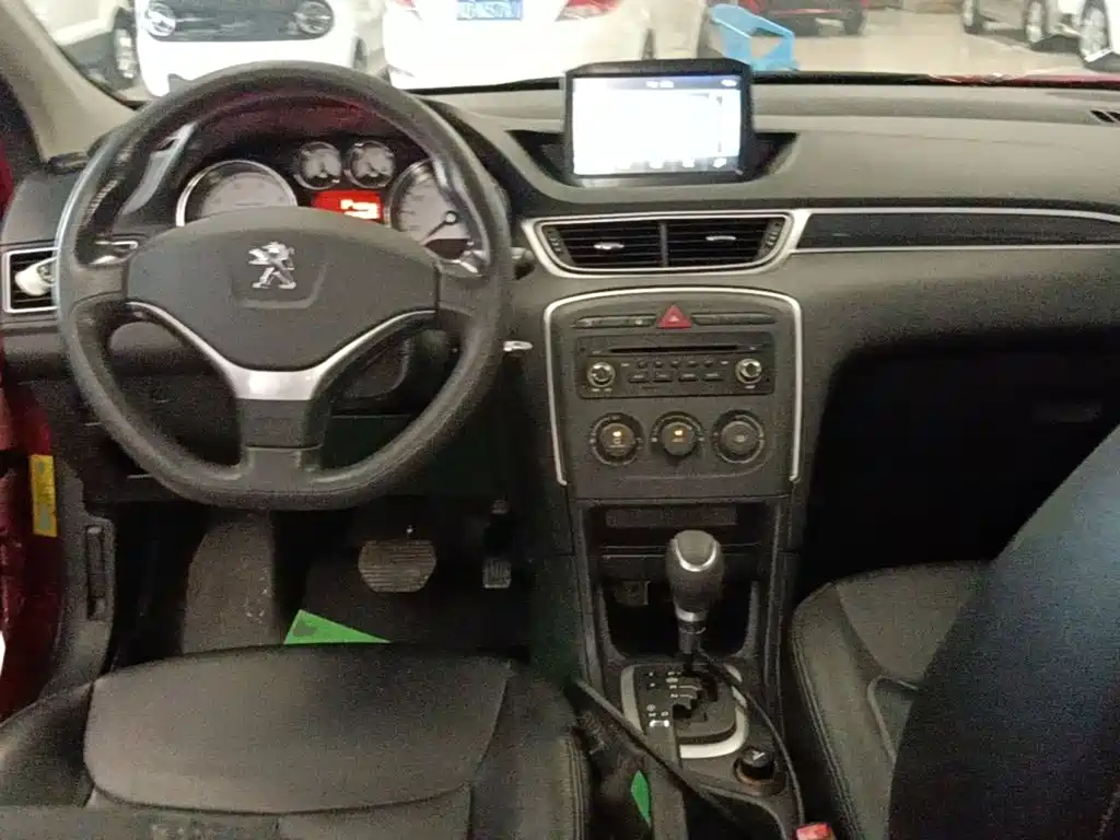 صورة 10 - Peugeot 308