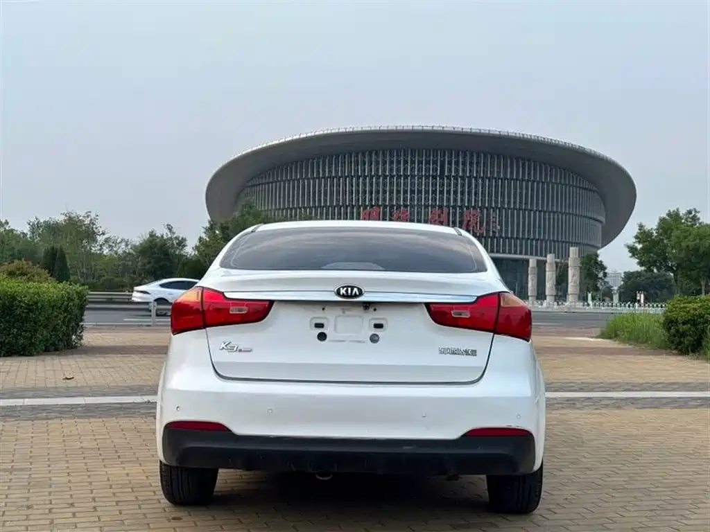 Kia K3 2015 1.6L Automatic GLS фото 5