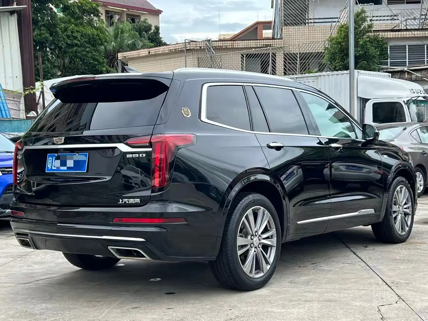 Photo 10 - Cadillac XT6