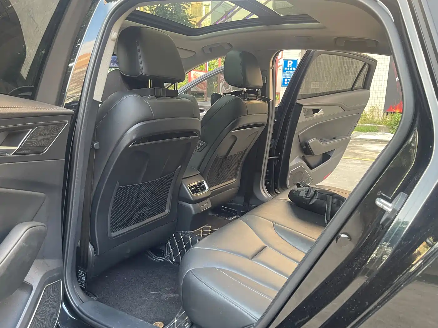 Hongqi H5 2020 1.8T Automatic Smart Connection Qi Enjoy Edition фото 10