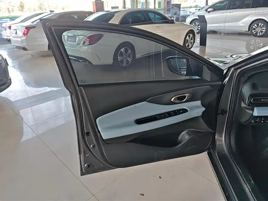 GAC Trumpchi Trumpchi Emkoo 2023 Shadow Leopard H High-Efficiency Hybrid фото 7