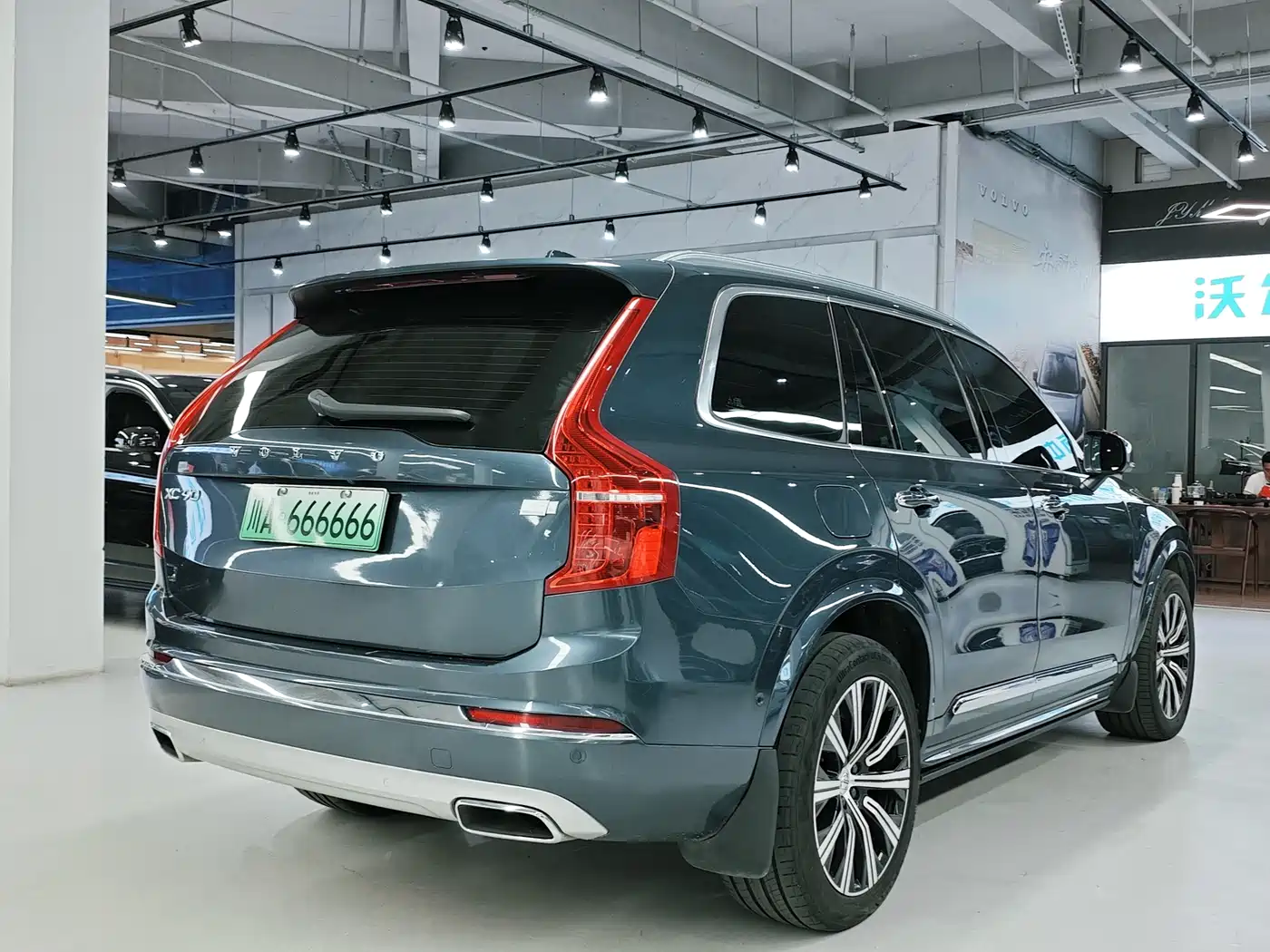 Volvo XC90 Plug-in Hybrid 2021 E-Drive Hybrid T8 Premium Luxury 7-Seater фото 4