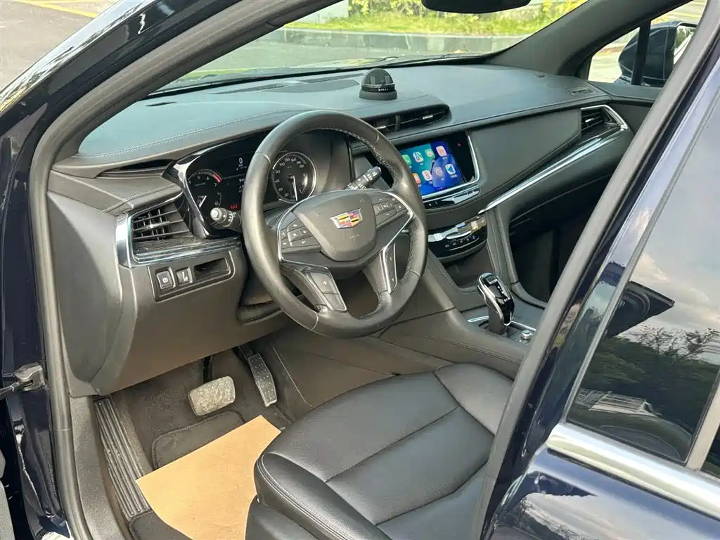CADILLAC XT5