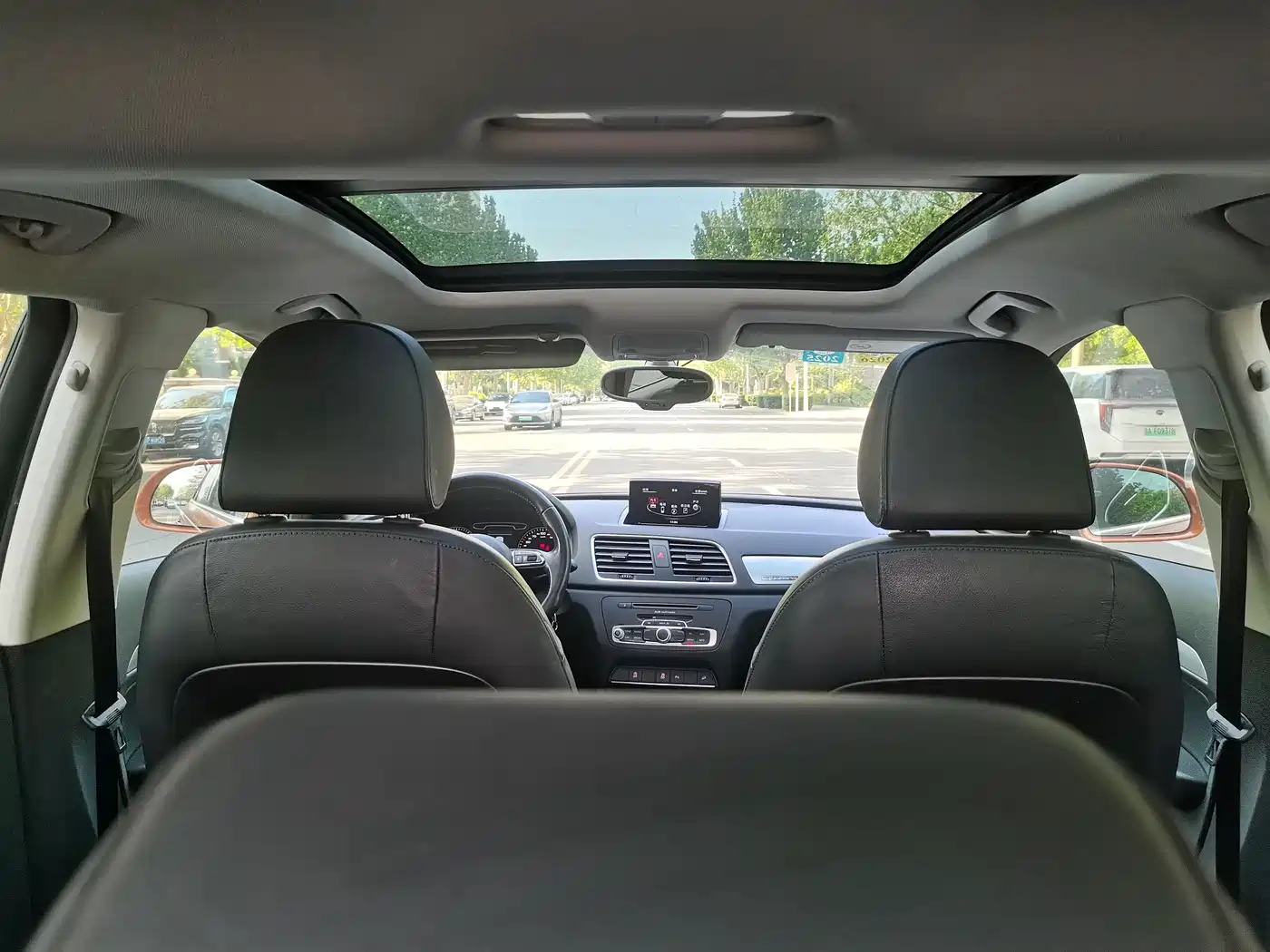 Audi Q3 2015 35 TFSI quattro Technology фото 17