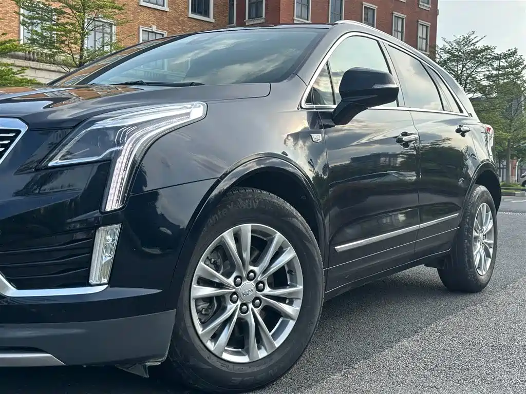 CADILLAC XT5