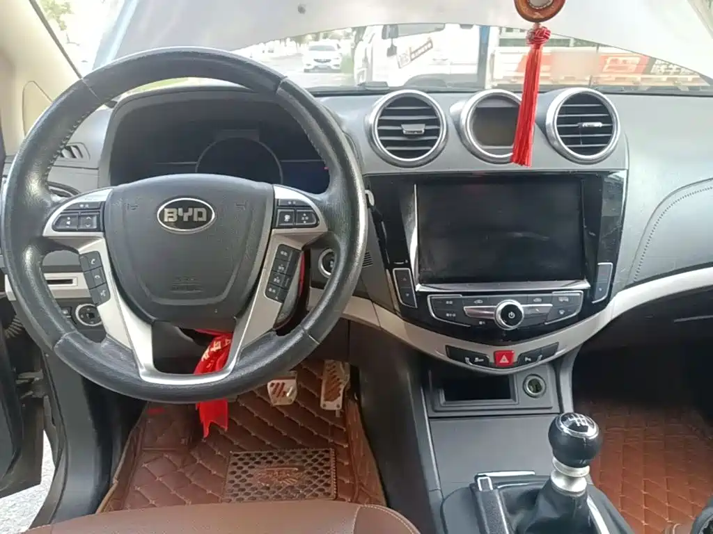 BYD S7 2017 2017 1.5T Manual Premium Model
