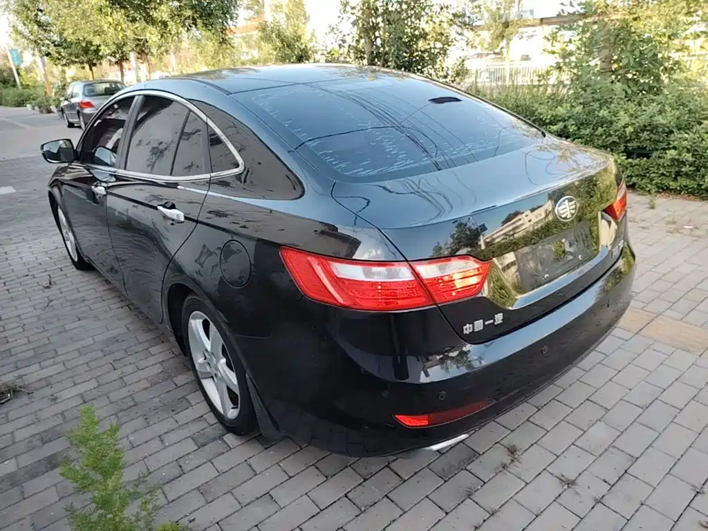 Besturn B70 2014 2014 2.0L Automatic Luxury