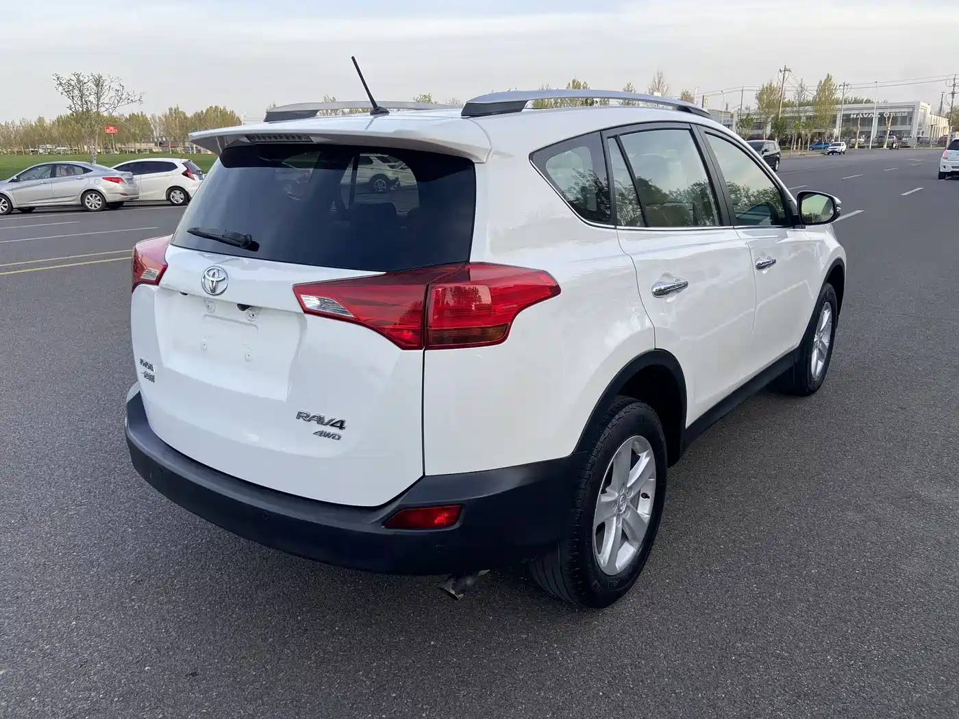 Toyota RAV4 Rongfang 2013 2.5L Auto 4WD Elite фото 4